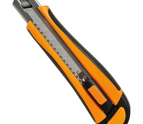 X-ato Profissional Trabalhos Difíceis 18 mm | Fiskars