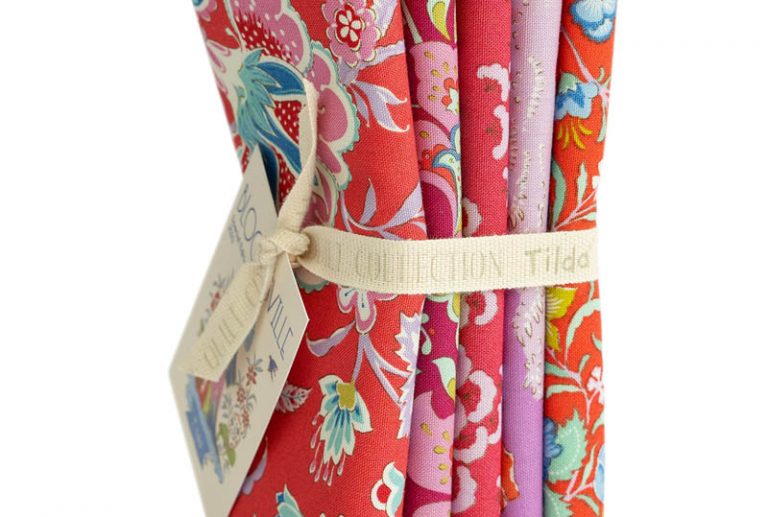 Bloomsville – Fat Quarter – Bundle 5 tecidos Tomato/Plum, 50 x 55 cm